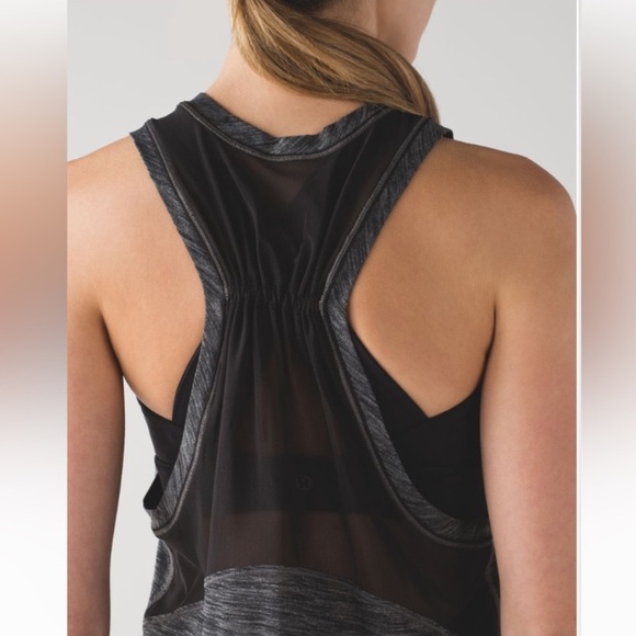 Lululemon Yoga Tank size 6/8 - Picture 2 of 9